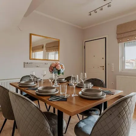 Elia House Apartment *